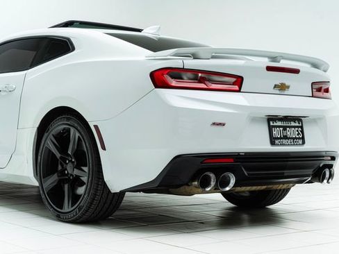Used 2016 Chevrolet Camaro SS image 19