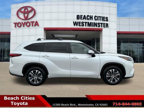 Used 2023 Toyota Highlander XLE FWD image 13