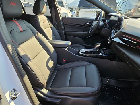 Used 2026 Chevrolet Trax RS w/ Sunroof Package FWD image 31