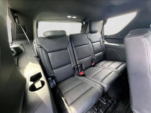 Used 2024 GMC Yukon SLE w/ Gmc Pro Safety Plus Package RWD image 29