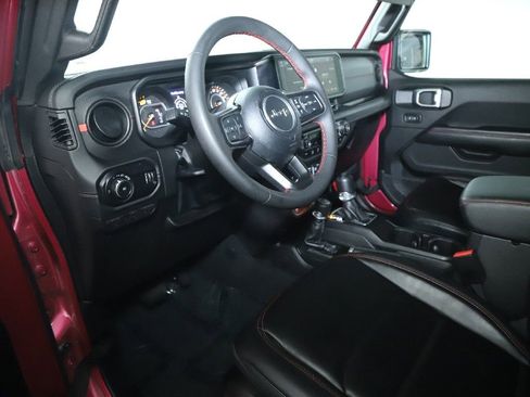 Used 2024 Jeep Wrangler Unlimited Rubicon AWD/4WD image 17