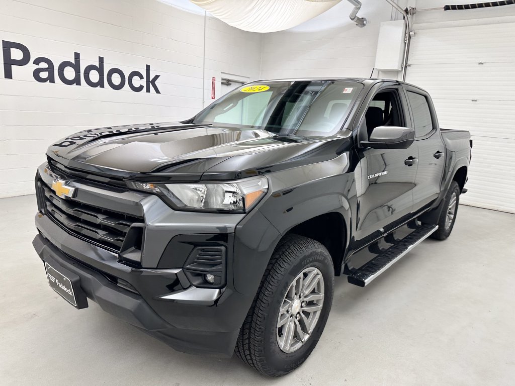 Used 2024 Chevrolet Colorado LT w/ LT Convenience Package AWD/4WD image 3
