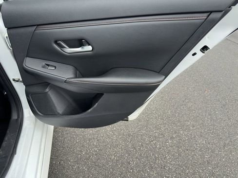 Used 2024 Nissan Sentra SR w/ SR Premium Package image 34