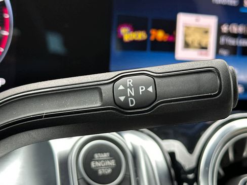 Certified 2025 Mercedes-Benz GLB 250 image 20