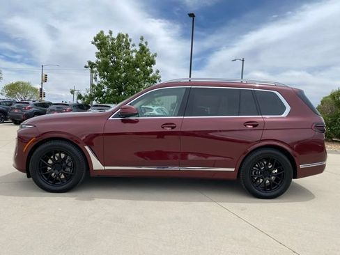 Used 2025 BMW X7 xDrive40i w/ Premium Package AWD/4WD image 2