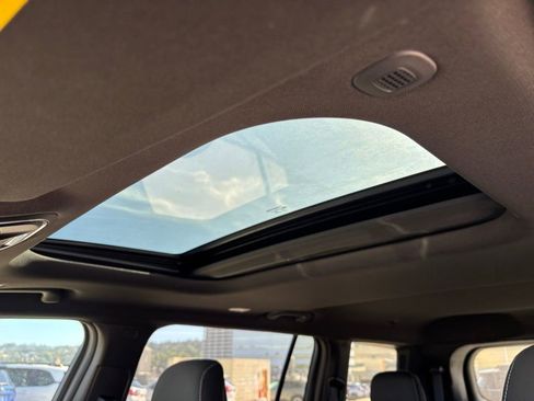 New 2025 Jeep Grand Cherokee L Laredo w/ Luxury Tech Group I image 8