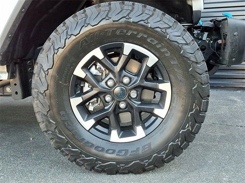 Used 2025 Jeep Wrangler Unlimited Rubicon 4xe image 12