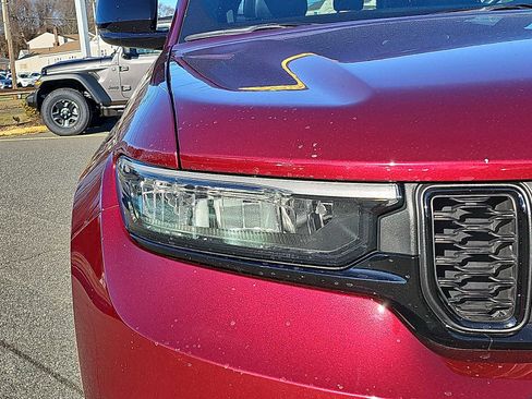 Used 2023 Jeep Grand Cherokee L Laredo image 9