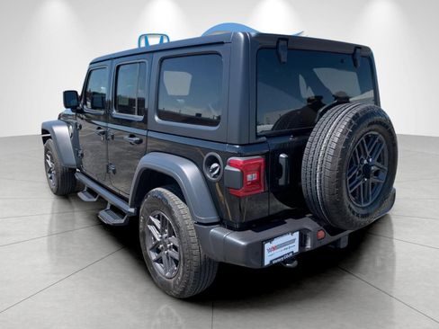 Used 2024 Jeep Wrangler Unlimited Sport AWD/4WD image 3