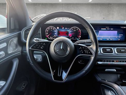 Used 2025 Mercedes-Benz GLS 450 4MATIC image 21