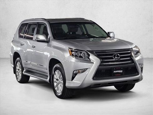 Used 2019 Lexus GX 460 image 3