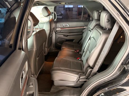 Used 2017 Ford Explorer Platinum image 14