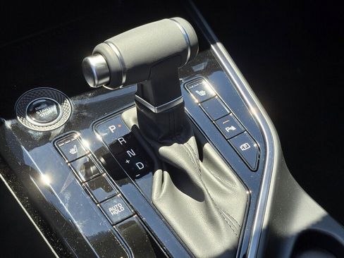 New 2025 Kia Niro EX image 15