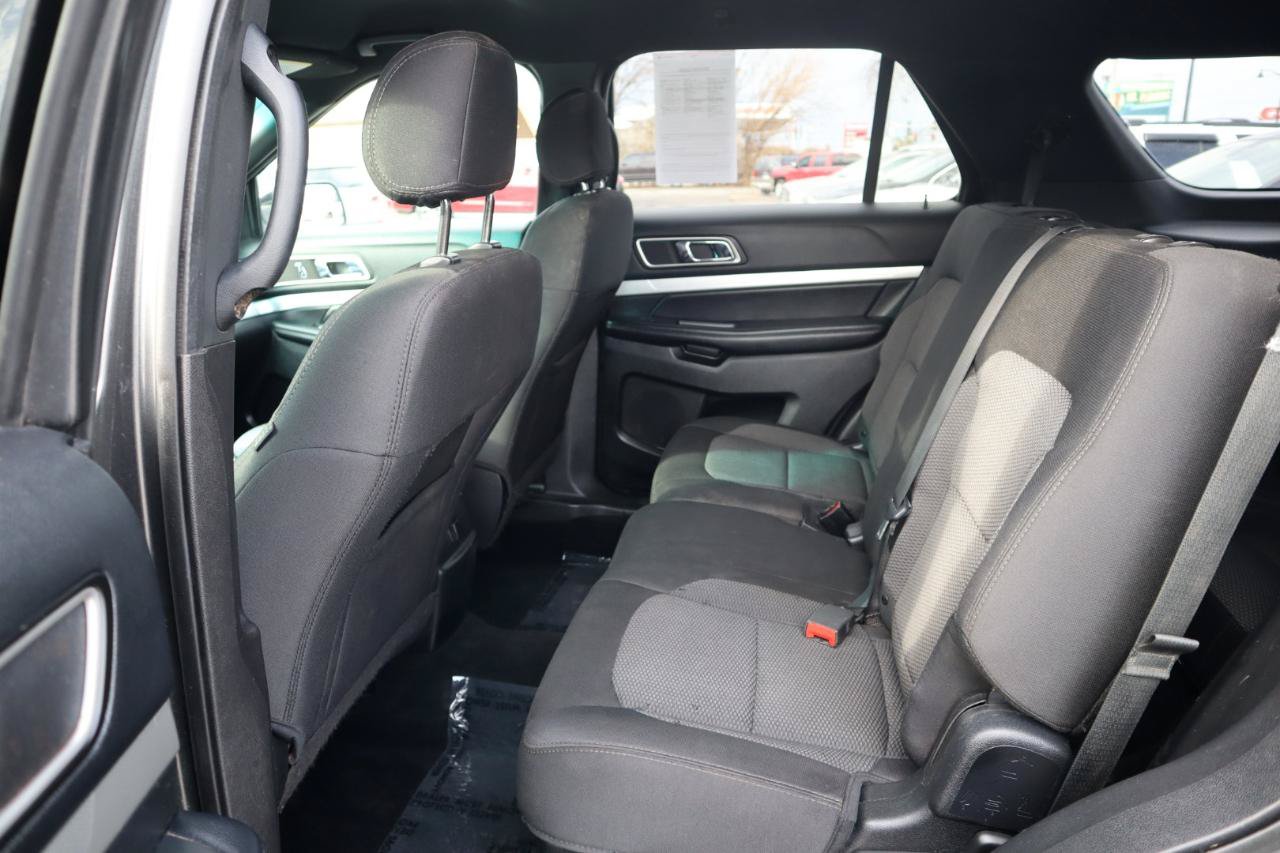 Used 2017 Ford Explorer XLT AWD/4WD image 16