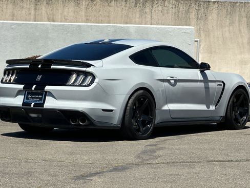 Used 2016 Ford Mustang Shelby GT350 w/ Technology Package RWD image 2