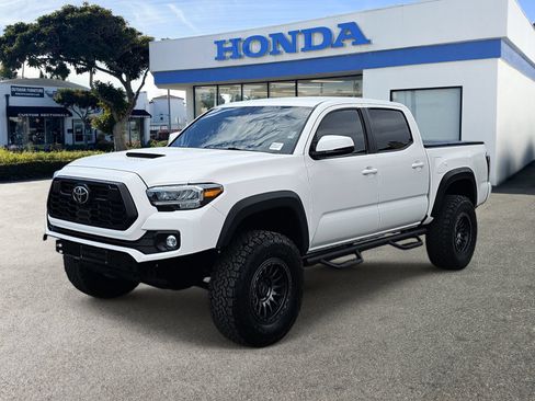 Used 2022 Toyota Tacoma TRD Sport w/ Technology Package AWD/4WD image 1