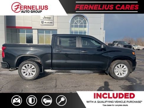 Used 2021 Chevrolet Silverado 1500 Custom image 2