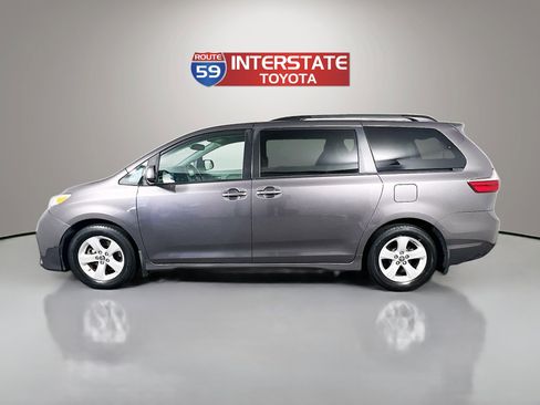 Used 2020 Toyota Sienna LE image 4