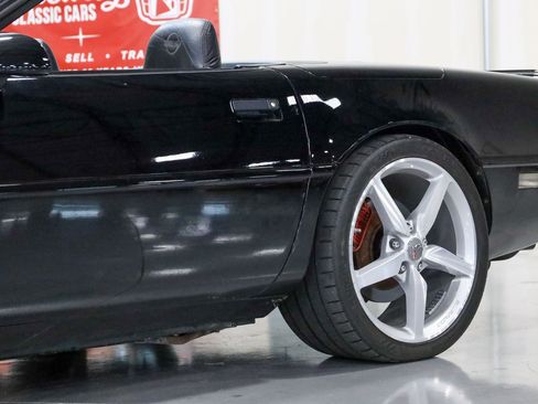 Used 1996 Chevrolet Corvette Convertible RWD image 31