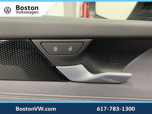 New 2026 Volkswagen Tiguan SE R-Line image 28