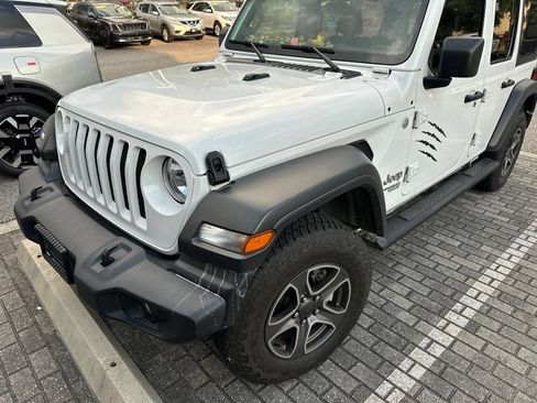 Used 2020 Jeep Wrangler Unlimited Sport S AWD/4WD image 3