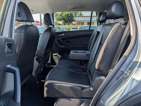 Used 2019 Volkswagen Tiguan SE FWD image 12
