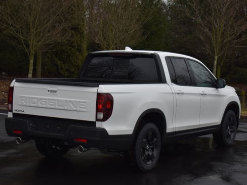 New 2026 Honda Ridgeline Black Edition image 8