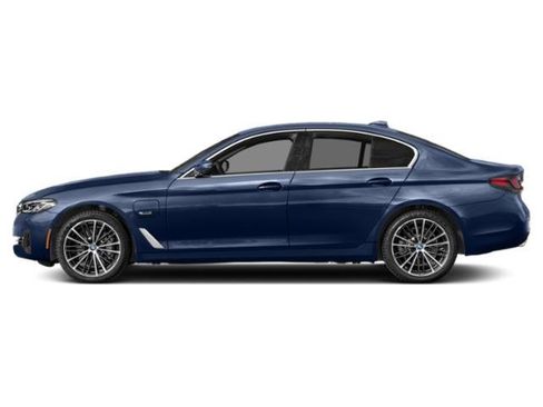 Certified 2023 BMW 530e w/ Convenience Package image 4
