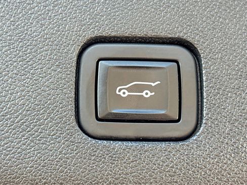 Used 2023 Cadillac XT6 Premium Luxury FWD image 23
