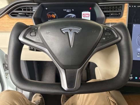 Used 2018 Tesla Model X 100D AWD/4WD image 12