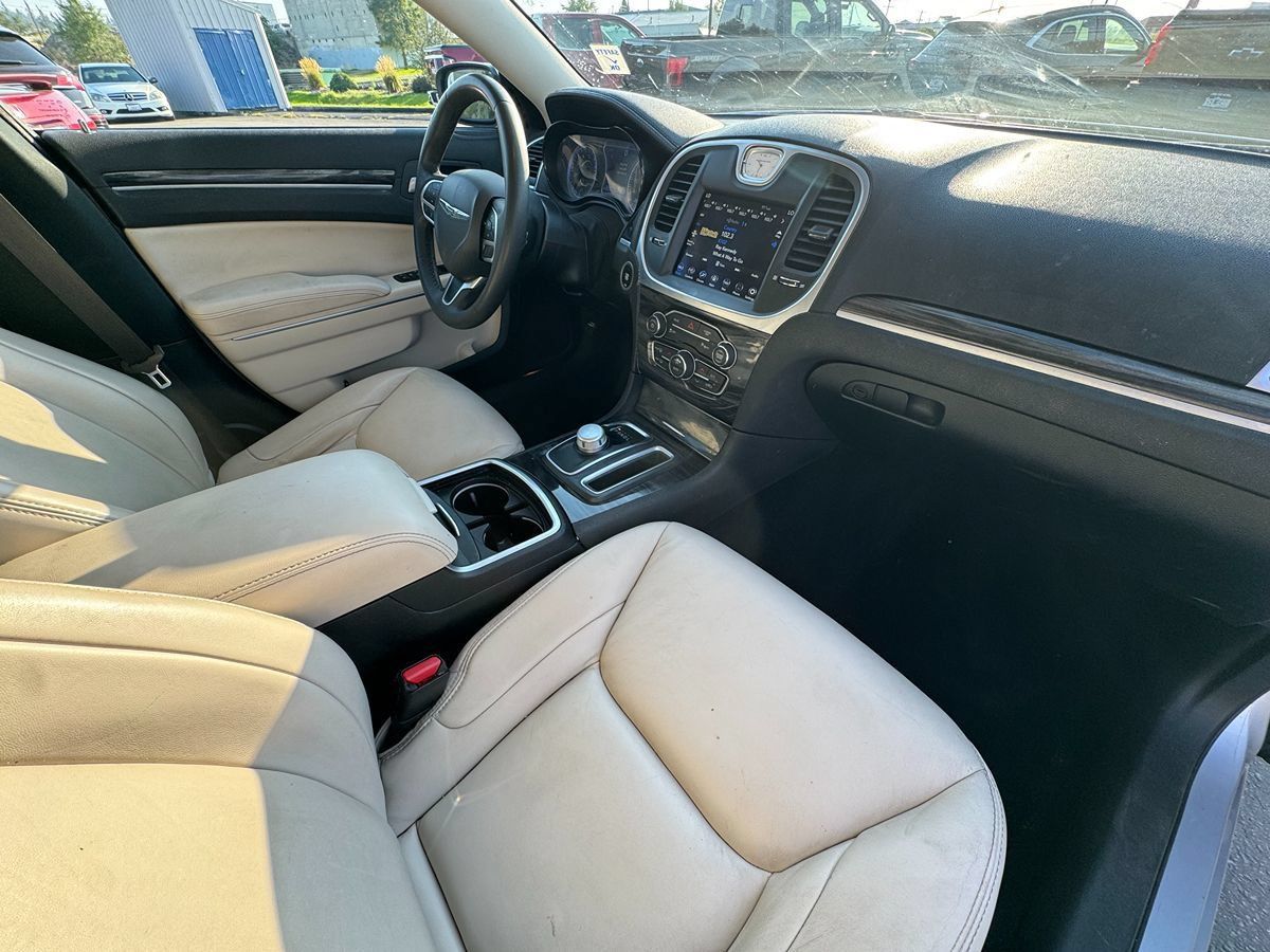Used 2022 Chrysler 300 Touring L AWD/4WD image 24