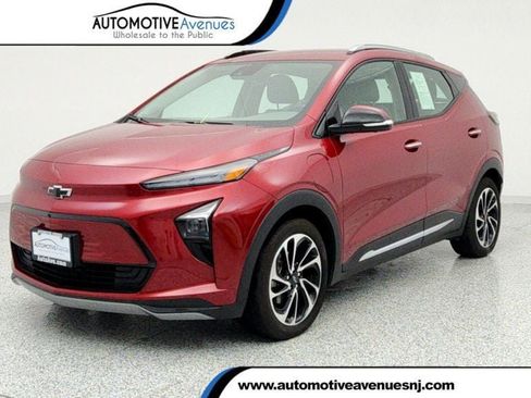 Used 2023 Chevrolet Bolt EUV Premier image 1