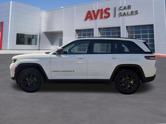 Used 2025 Jeep Grand Cherokee Altitude AWD/4WD video 2