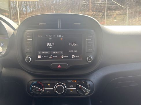 Used 2025 Kia Soul LX w/ LX Technology Package image 17