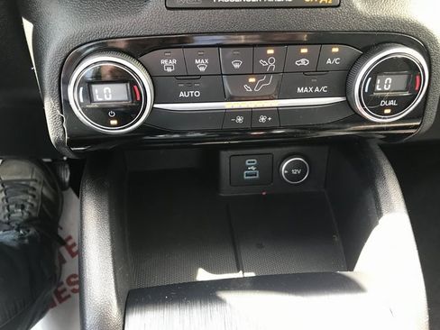 Certified 2021 Ford Escape SE image 12