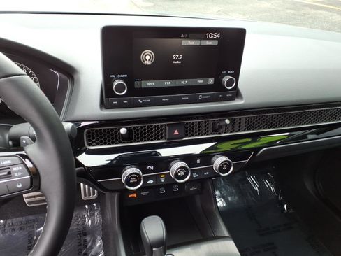 Used 2025 Honda Civic Sport image 13