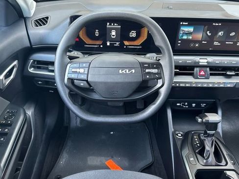 Used 2025 Kia K4 FWD image 16