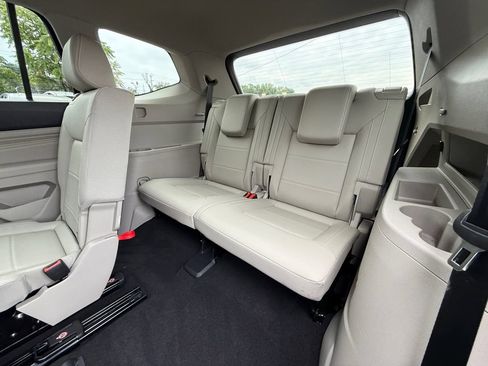Used 2023 Volkswagen Atlas SE AWD/4WD image 23