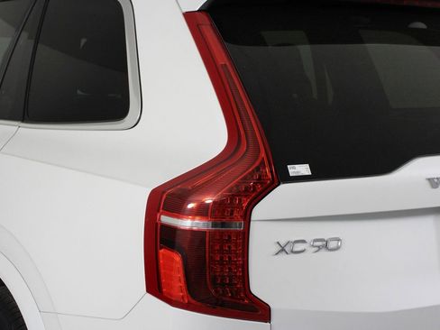 Certified 2024 Volvo XC90 B5 Core w/ Protection Package Premier image 18