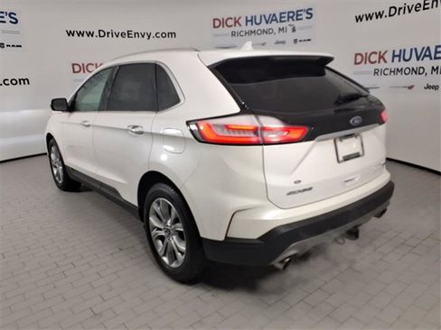 Used 2019 Ford Edge Titanium w/ Cold Weather Package image 4