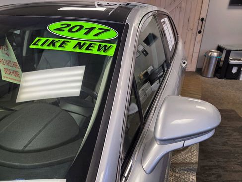 Used 2017 Lincoln MKX Reserve w/ Driver Assistance Package image 7