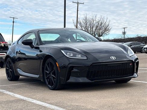 Used 2024 Toyota GR86 Premium image 2