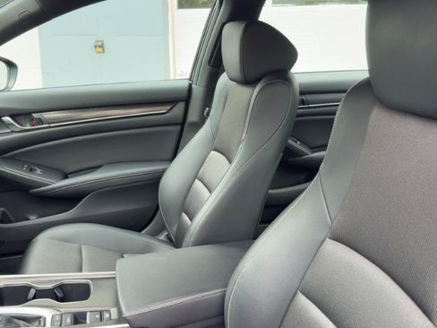 Used 2022 Honda Accord Sport image 11