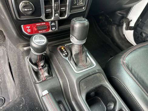 Used 2022 Jeep Gladiator Rubicon w/ LED Lighting Group AWD/4WD image 20