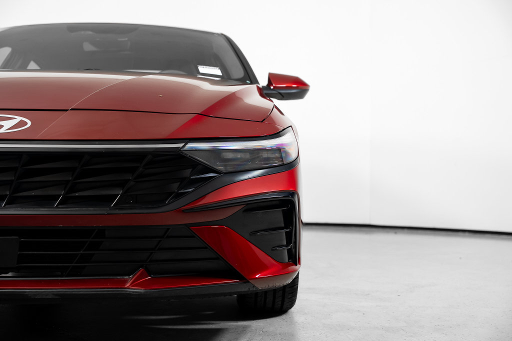 Certified 2025 Hyundai Elantra SEL FWD image 19