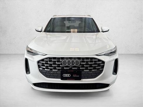 Certified 2025 Audi Q5 Premium w/ Convenience Package AWD/4WD image 2