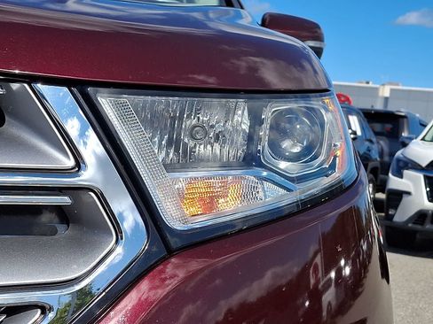 Used 2018 Ford Edge Titanium w/ Equipment Group 301A AWD/4WD image 10