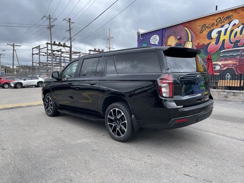 Used 2024 Chevrolet Suburban RST w/ Luxury Package AWD/4WD image 3