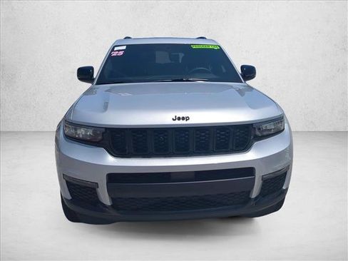 New 2025 Jeep Grand Cherokee L Limited w/ Black Appearance Package AWD/4WD image 6