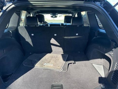 Used 2019 Jeep Grand Cherokee Altitude image 9